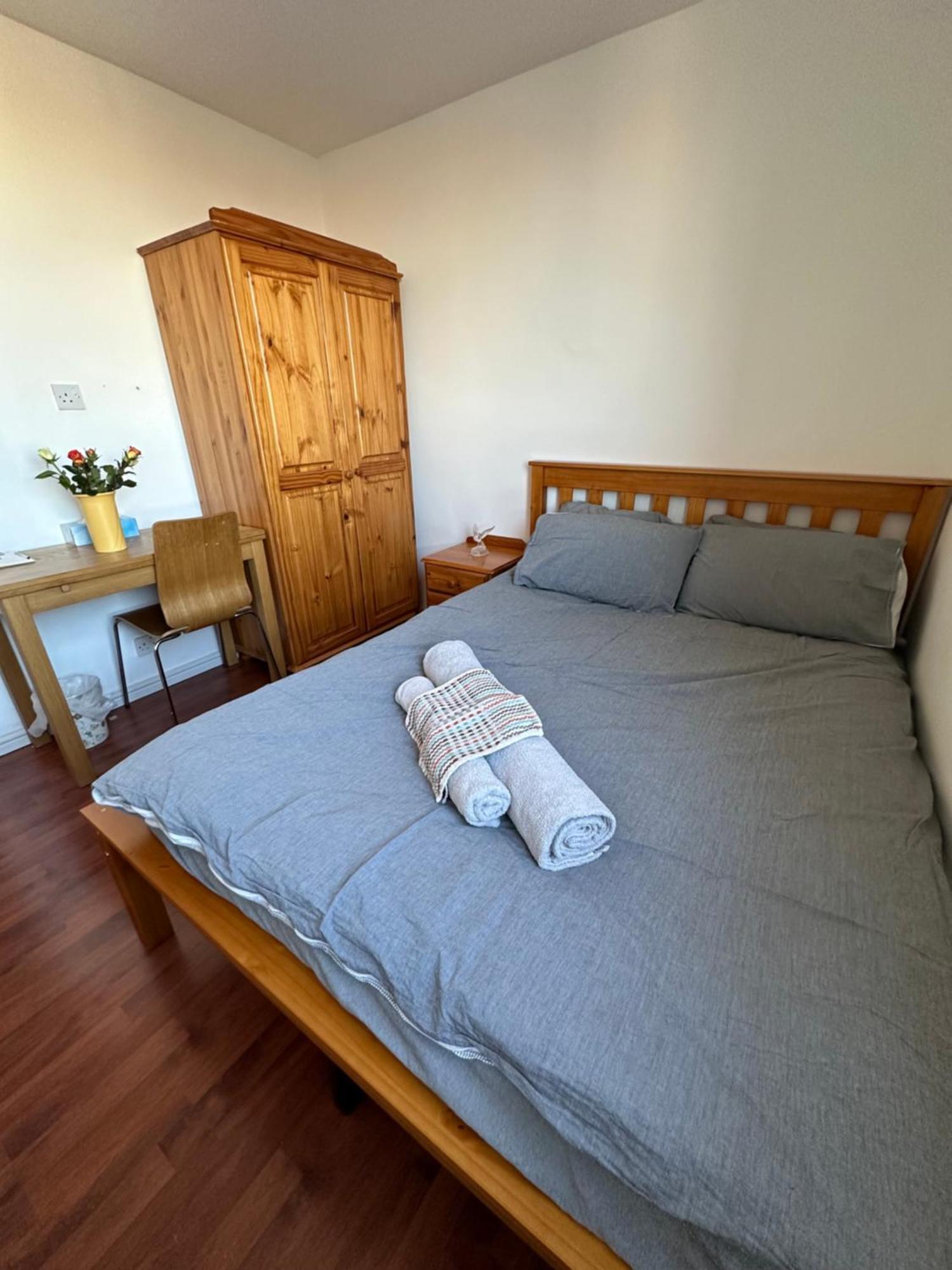 Elkington Point Bed & Breakfast London Exterior photo